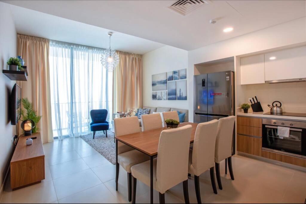 A Luxury Aprt 2 Bedrooms Balcony With Wonderful View Mall Access Hi Speed Wifi Beach Access & Much More For Family Only Samaheej Экстерьер фото