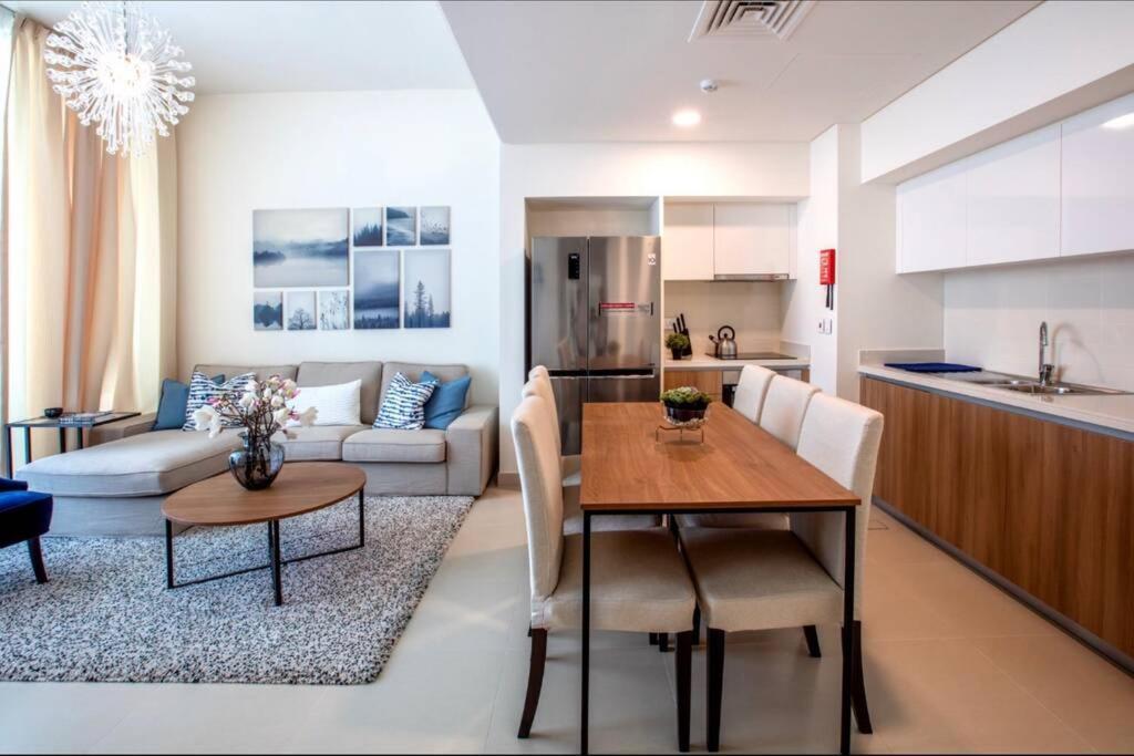A Luxury Aprt 2 Bedrooms Balcony With Wonderful View Mall Access Hi Speed Wifi Beach Access & Much More For Family Only Samaheej Экстерьер фото